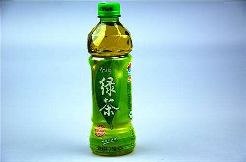 飲料品牌今麥郎被曝存在質(zhì)量問題， 綠茶飲料存在大量過期